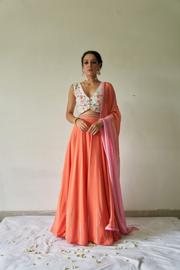 Floral blouse, lehenga and Dupatta For Sale