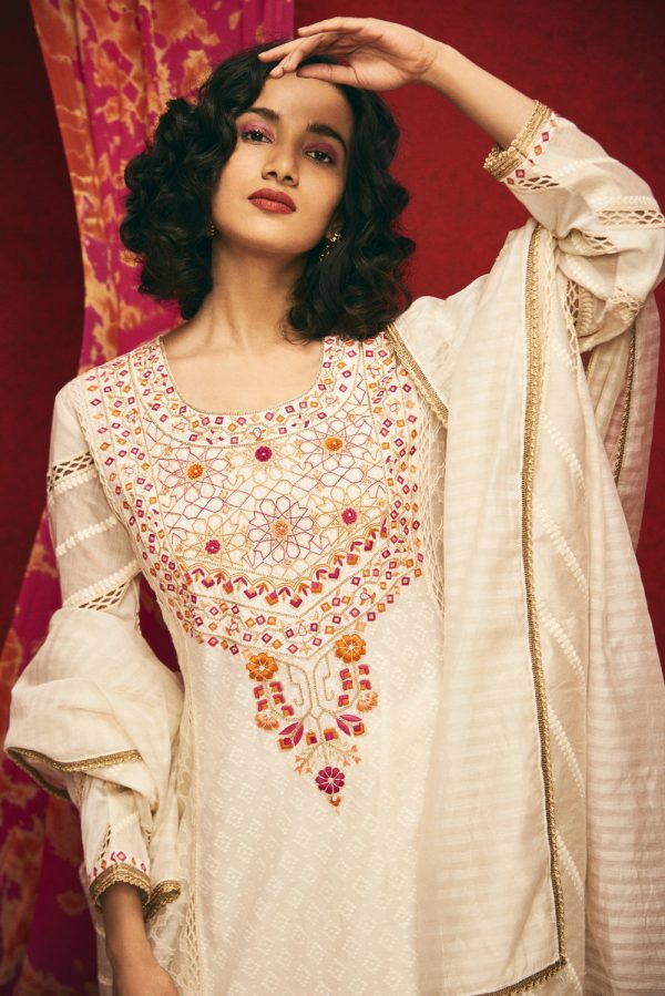 Beige Embroidered Kurta Se Fashion