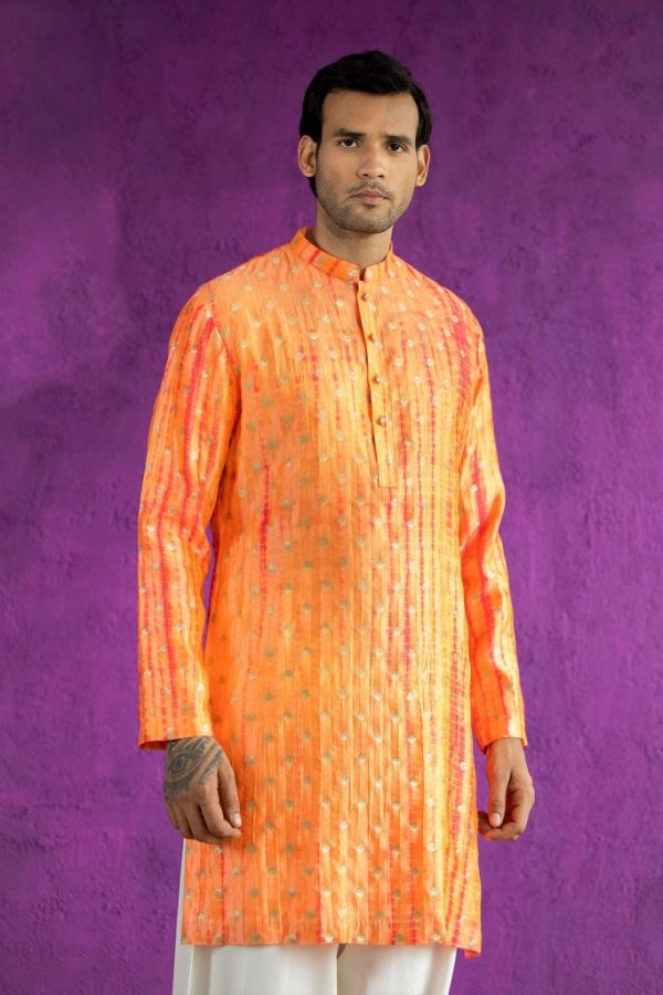 VARUN DHAWAN IN MOONGA KURTA Hot on Sale